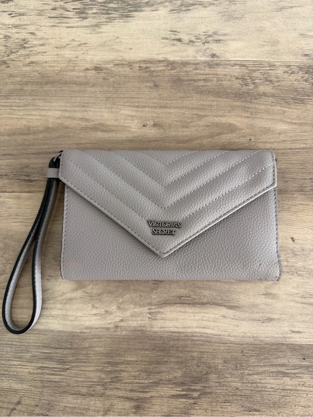 Victoria’s Secret Gray Chevron Wristlet Wallet